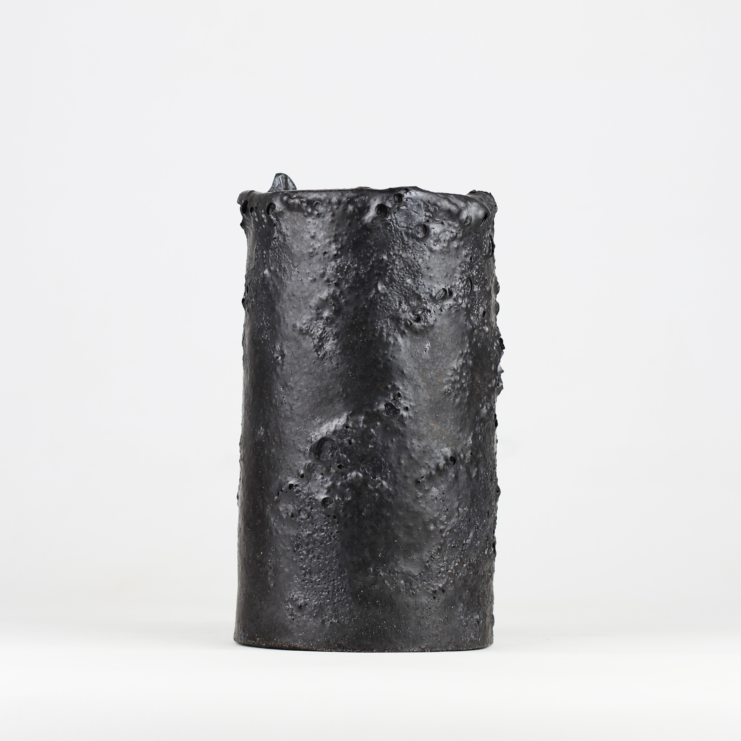 MET 1 Metallic Black Tall Round Pot – Mast Ceramics – photo 6